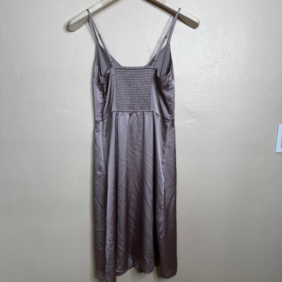 Abercrombie & Fitch Dress Women's Medium Dusty Lavender Satin Button Front Midi - Picture 6 of 7